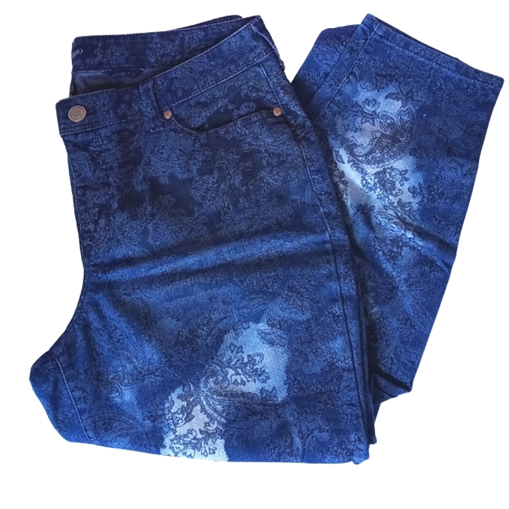 Bandolino Lisbeth Crop Jeans with floral paisley print